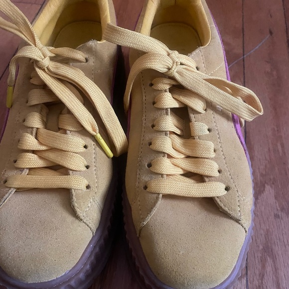 Puma X Fenty By Rihanna Cleated
Creeper Lace Up Suede Yellow Sz 9.5 - Picture 15 of 16